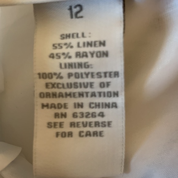 Dress barn lined white skirt in excellent condition with colored flowers - Picture 4 of 5